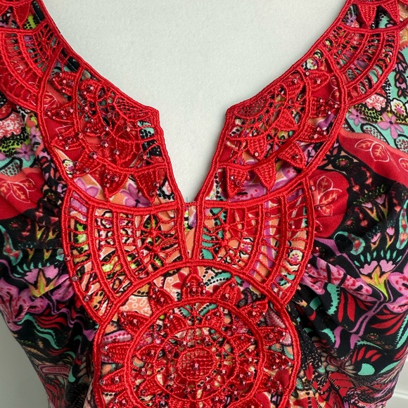 Covington Women's Top with Red and Multicolor Design size L - Picture 1 of 9
